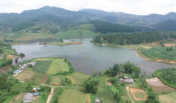 ban-chang-015227_170.jpeg Hồ Bản Chang ở xã Đức Vân, huyện Ngân Sơn là một trong những hồ thủy lợi được người dân sử dụng để chăn nuôi thủy sản. Ảnh: Toán Nguyễn.