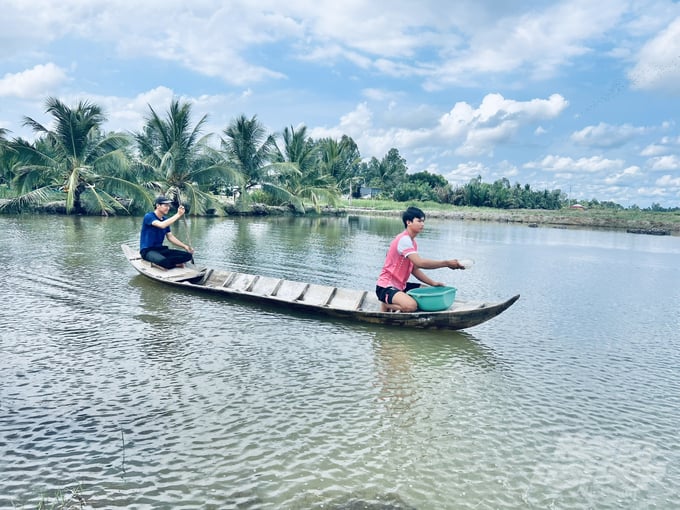 Mô hình giúp nông dân tham gia thu lợi nhuận gấp 2,8 lần so với hộ bên ngoài. Ảnh: Trọng Linh.