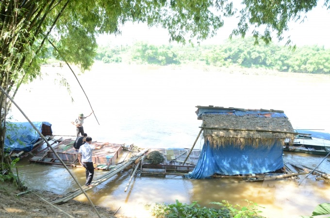 Khu vực nuôi cá lồng tại xã Yên Nguyên, huyện Chiêm Hoá. Ảnh: Đào Thanh.
