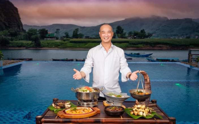 2-3-0812_20220309_190.jpg Vua đầu bếp Master Chef Phạm Tuấn Hải trổ tài với thực đơn 7 món ăn từ cá trắm sông Son. Ảnh: Tâm Phùng.